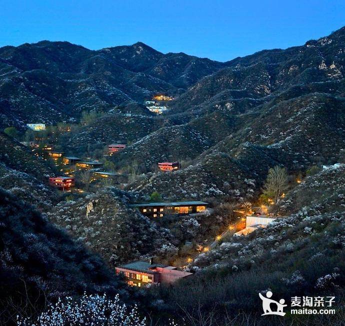 的当代建筑艺术作品坐落其中,这便是国际闻名的长城脚下的公社酒店